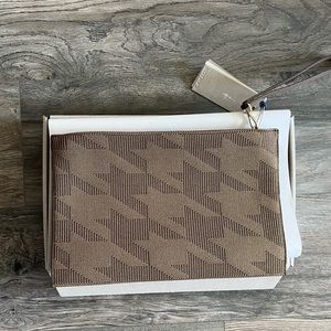Rothy’s Dark Camel Houndstooth Wristlet